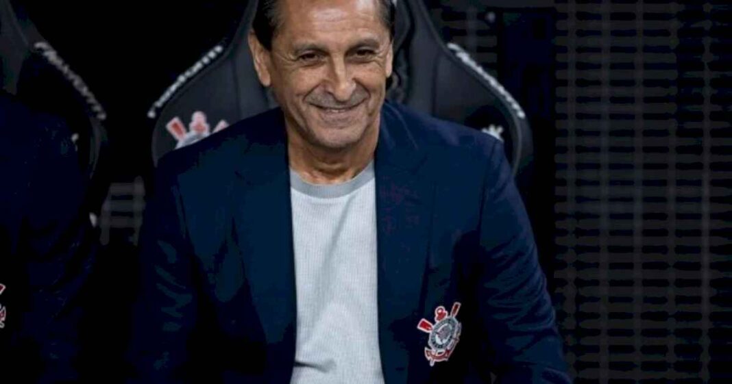 ramon-diaz-revivio-al-corinthians:-aplasto-al-fortaleza-y-espera-al-ganador-de-racing-–-paranaense-en-semis-de-sudamericana