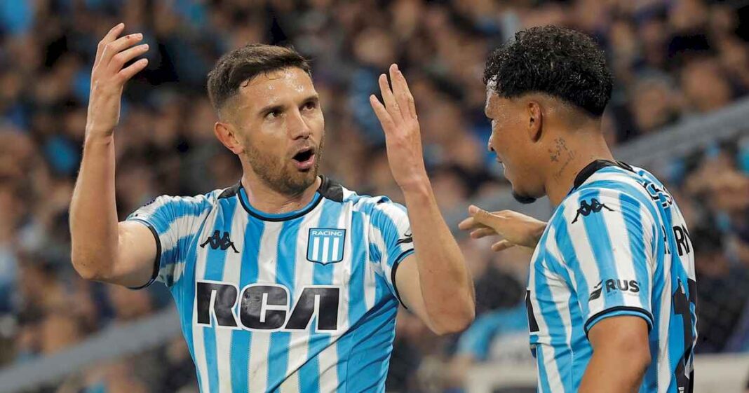 los-martinez-y-las-vueltas-del-futbol:-se-querian-ir-en-julio-y-ahora-llevaron-a-racing-a-las-semifinales-de-la-copa-sudamericana