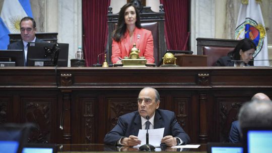 Guillermo Francos presenta su informe de gestión en el Congreso