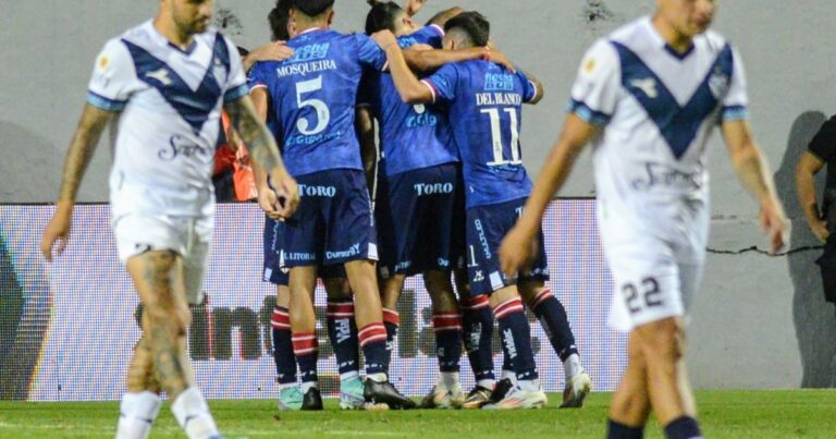 Vélez perdió con Unión por una fatalidad de Elías Gómez y ahora Talleres, Huracán y Racing sueñan con alcanzarlo en la tabla de la liga