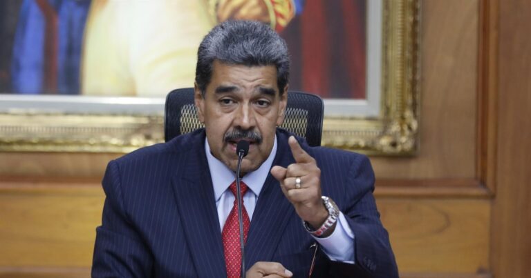 Maduro condecora a 21 funcionarios de Venezuela recientemente sancionados por EEUU