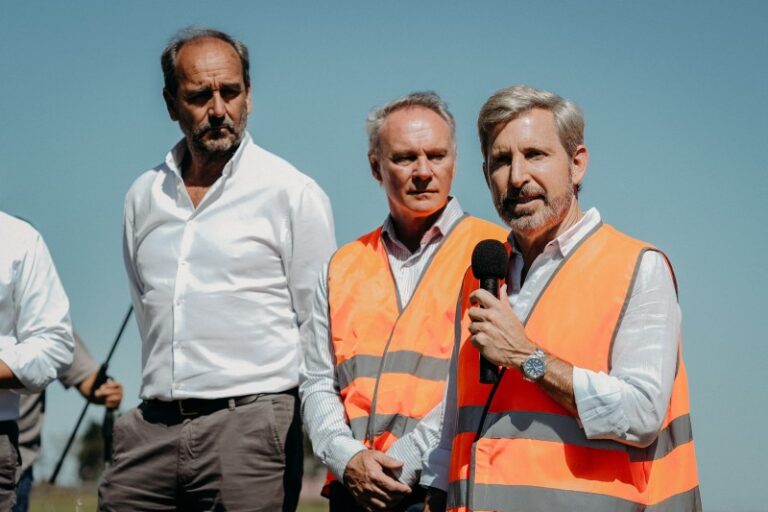 Frigerio lanzó un plan de obras por 240 mil millones para reparar todas las rutas de Entre Ríos