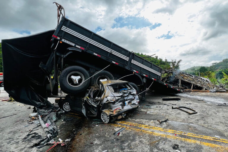 Un accidente con un bus dejó 40 muertos