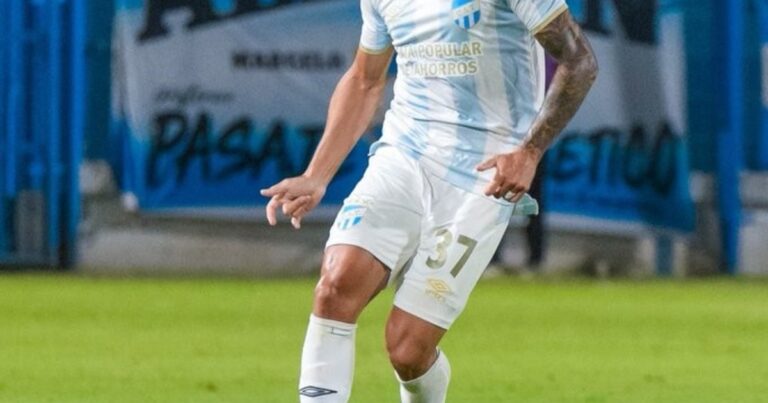 Riestra le gana de visitante a Atlético Tucumán