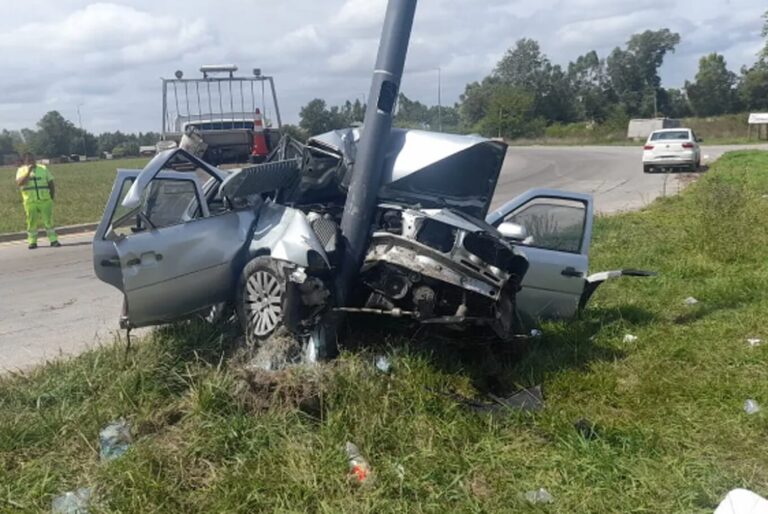 La Plata | Perdió el control del auto y chocó de frente contra una columna: murió su esposa