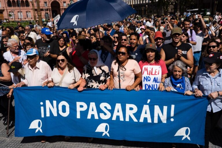 Convocan a la Marcha de la Resistencia contra las políticas negacionistas de Milei