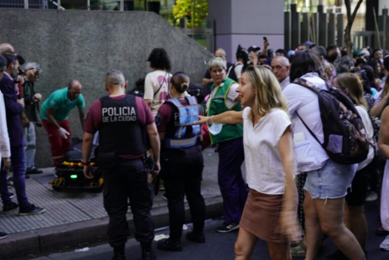 Bregman: «Le pegan a los jubilados en vez de ir a buscar a los estafadores de la Casa Rosada»
