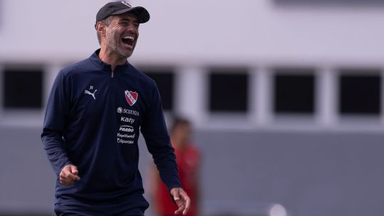 Julio Vaccari tiene solo una duda para el clásico ante Racing en el Torneo Apertura