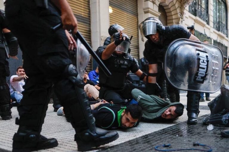 Gran parte de los detenidos por los disturbios en el Congreso tienen antecedentes