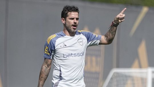Fernando Gago probó dos equipos a horas del cruce ante Defensa y Justicia por el Torneo Apertura