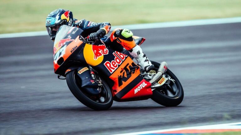 Valentín Perrone se metió en el Top 10 de la clasificación del Moto3 en Santiago del Estero