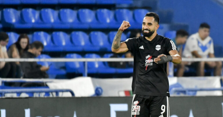 Instituto de Córdoba vs Deportivo Riestra, por el Torneo Apertura 2025: minuto a minuto, en directo