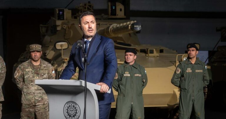 Investigan un supuesto hackeo al Ejército: qué datos están a la venta y para qué sirven