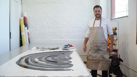 Martín Churba presenta su arte textil en Herlitzka & Co.: trazos, afectos y memoria