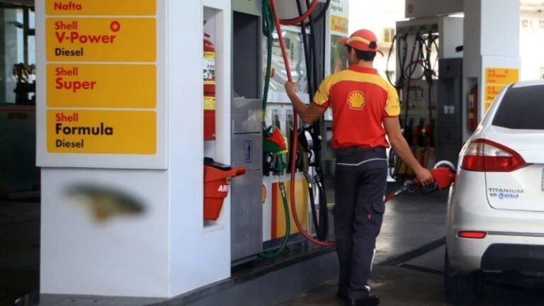 Luego que YPF bajara los combustibles, otras dos petroleras también rebajaron sus precios