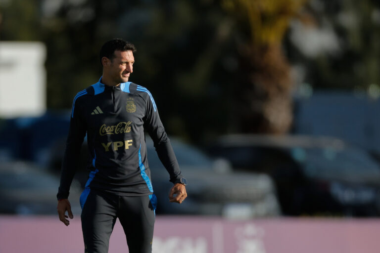 «Hay que dejar que estos chicos se saquen una foto con quien quieran»