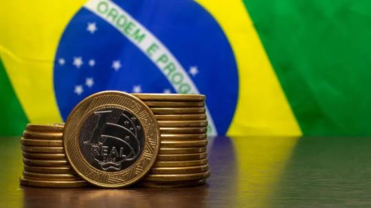 A cuánto cerró el real blue este jueves 5 de junio del 2025