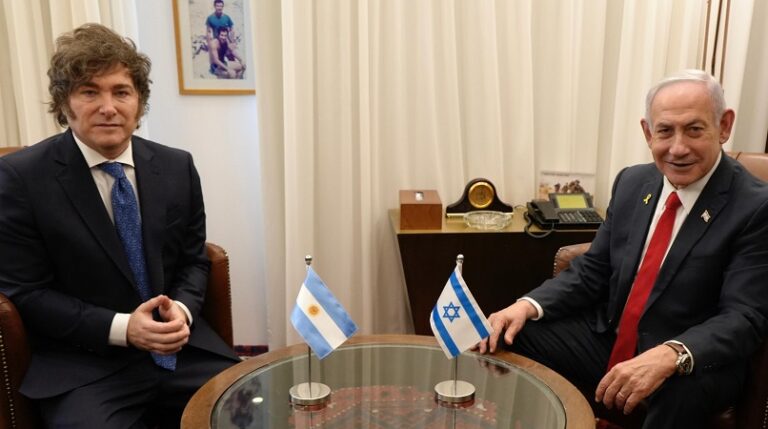 Para Milei, todo tiene un precio: recibió un millón de dólares por apoyar el genocidio palestino