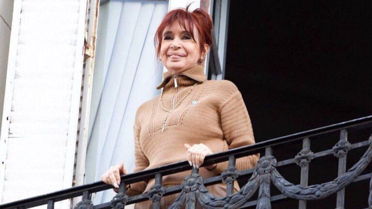 Cristina Kirchner habló a la militancia congregada en Parque Lezama en el Día de la Bandera