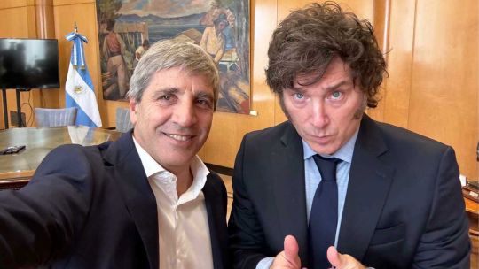 Falacia intertemporal de Milei y tensión con Caputo