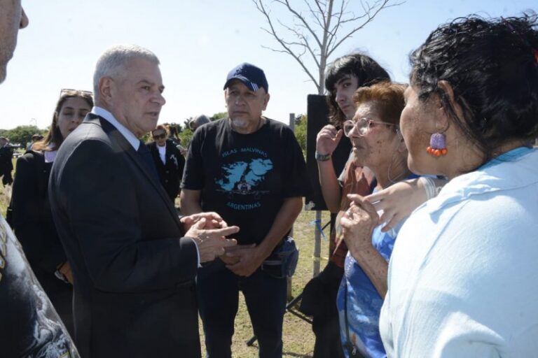 La Ciudad cesanteó al policía libertario que amenazó con perseguir tuiteros