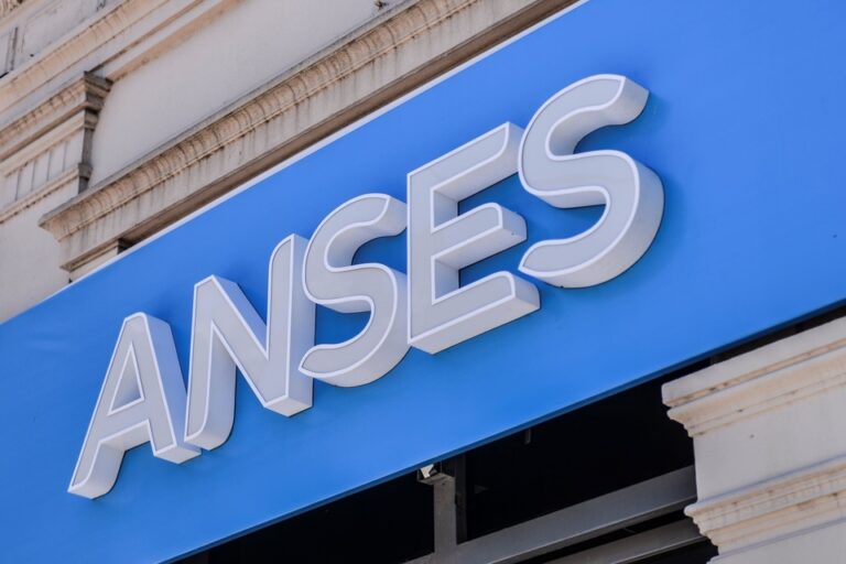 Cuándo cobro ANSES? Jubilados, AUH y los demás pagos este lunes 14 de julio
