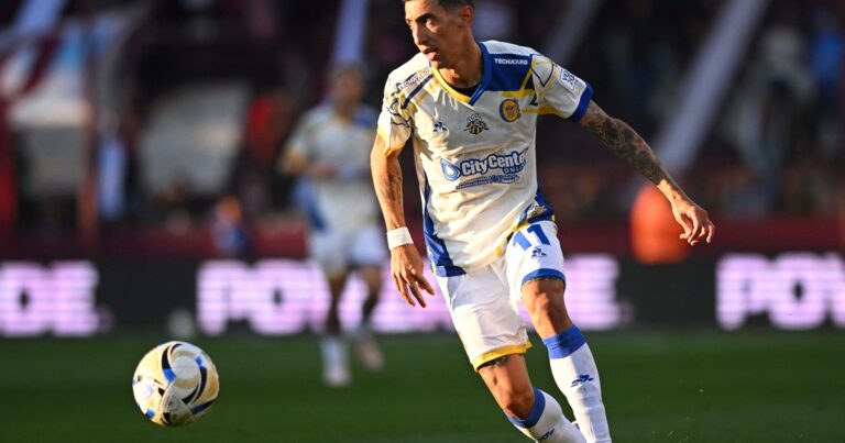 Di María casi hace un golazo de tiro libre