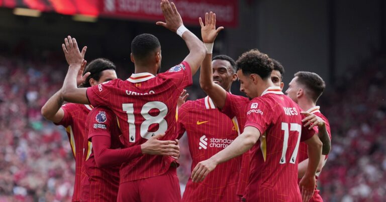 El Liverpool gastó más de 200 millones de euros en dos refuerzos