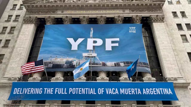 Burford criticó a Donald Trump por respaldar a la Argentina ante la Justicia