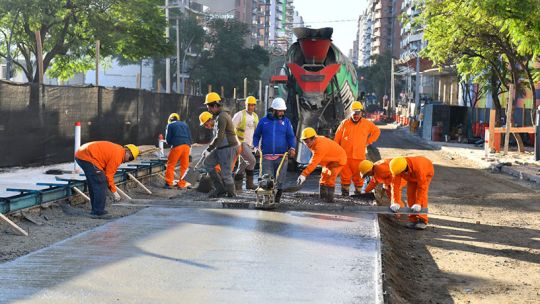 Córdoba redibuja el Bv. San Juan: cambia el paisaje urbano con más verde, luz y espacios para caminar