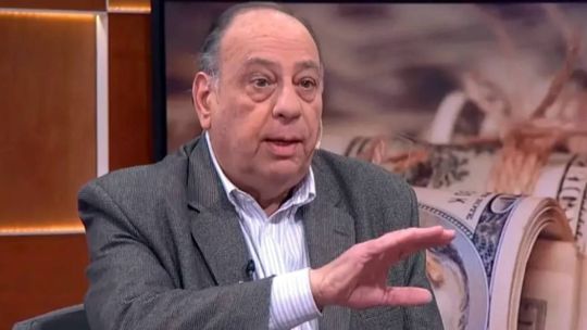 Roberto Cachanosky: «El plan para sacar los dólares del colchón terminó saliendo al revés»