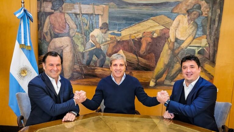 Fuerte reajuste en el equipo de Economía: cierran las Secretarias de Industria y Pyme tras la renuncia de dos funcionarios