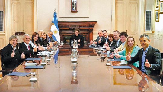 Clase magistral de Milei, Mameluco y la peli de Francella