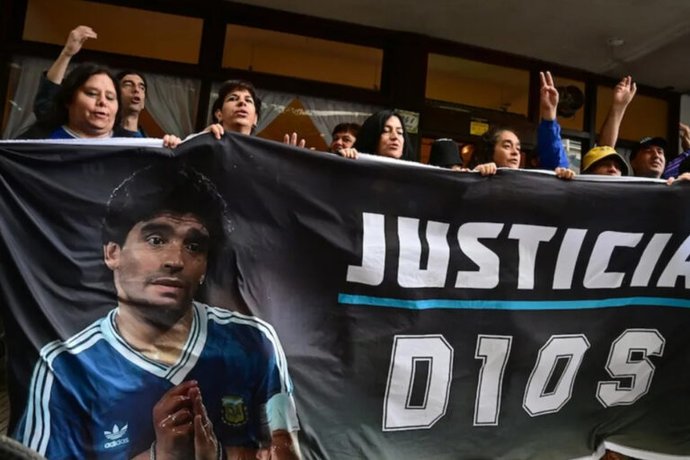 Maradona: acusan también a los otros dos jueces por el juicio anulado