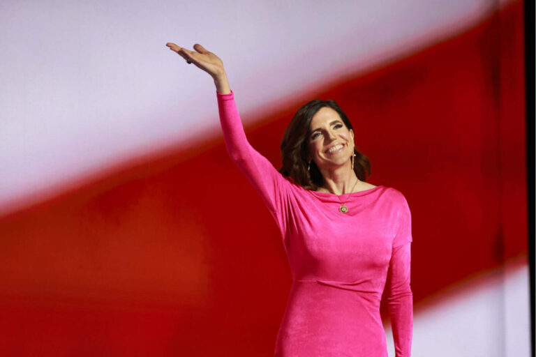 Una diputada republicana quiere juzgar al príncipe Andrés de Reino Unido en EEUU