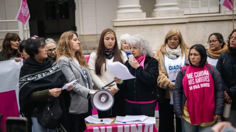 Fuerte denuncia de Ni Una Menos al gobierno de Alfredo Cornejo