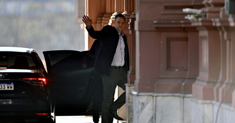 Adorni confirmó que el Gobierno vetará los ATN, y criticó la estrategia electoral de LLA: «Lo del domingo fue un error político»