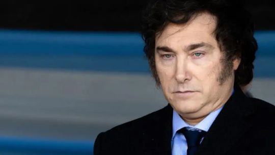 Encuesta: Milei tiene un 53,7% de desaprobación, crece el apoyo a Kicillof y la corrupción es la principal preocupación de los argentinos