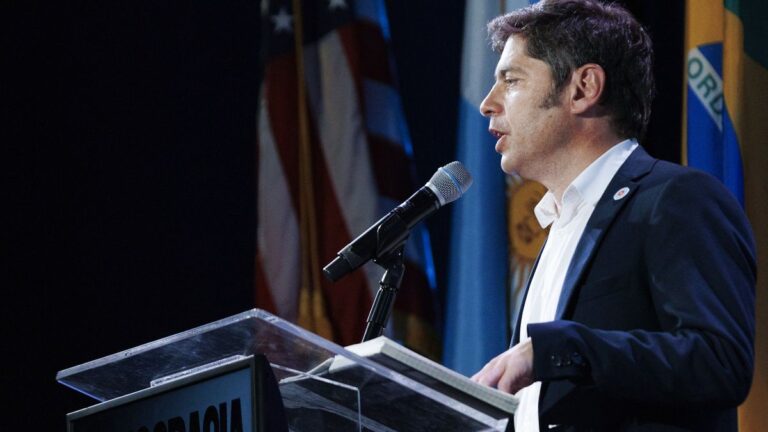 Axel Kicillof participó en EEUU del homenaje a «Pepe» Mujica: «La democracia está en peligro»