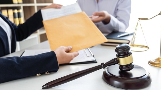 Escándalo en la Justicia argentina: la IA «alucinó» y dejó en evidencia a abogados