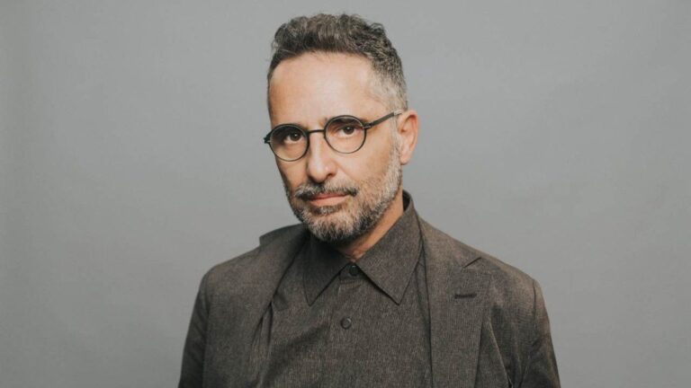 Jorge Drexler presentó «Toco madera», el primer adelanto de su nuevo álbum