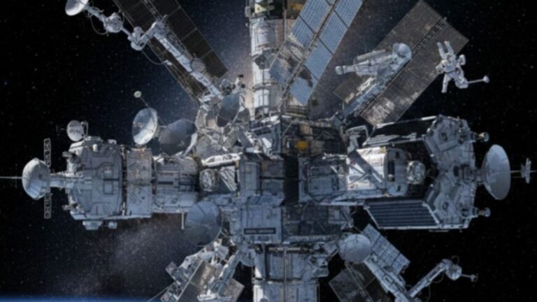 Elon Musk planea integrar SpaceX y xAI para desarrollar data centers en el espacio