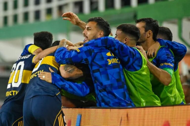 Jugadores de Boca Juniors celebrando un gol en el partido contra Defensa y Justicia