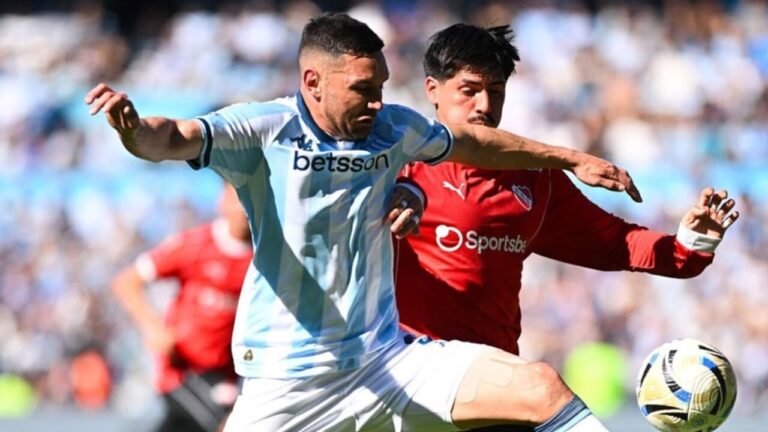 Escudos de Independiente y Racing, equipos del Clásico de Avellaneda