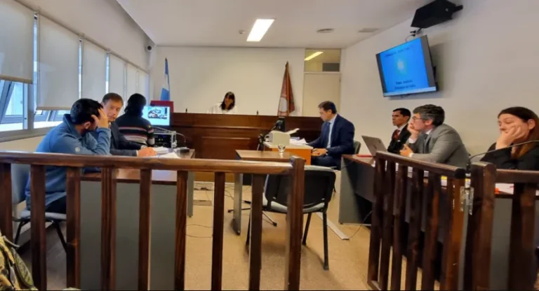 Ilustración referencial de un tribunal o sala de audiencias.