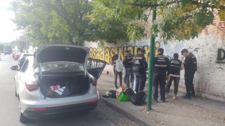 Operativo policial en Salta contra robos de camionetas