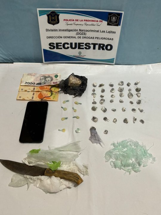 Operativo policial de la Dirección General de Drogas Peligrosas en Las Lajitas, Salta