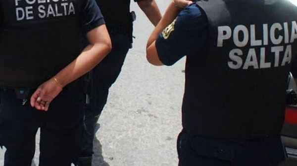 Policía en la zona de calle Zuviría en Salta