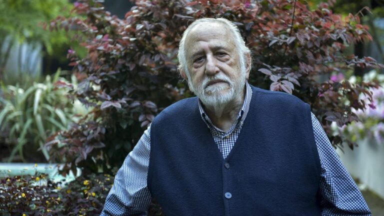 Retrato de Adolfo Aristarain, director argentino