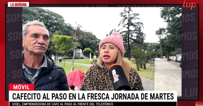 Puesto de café en plaza San Martín frente al Teleférico San Bernardo